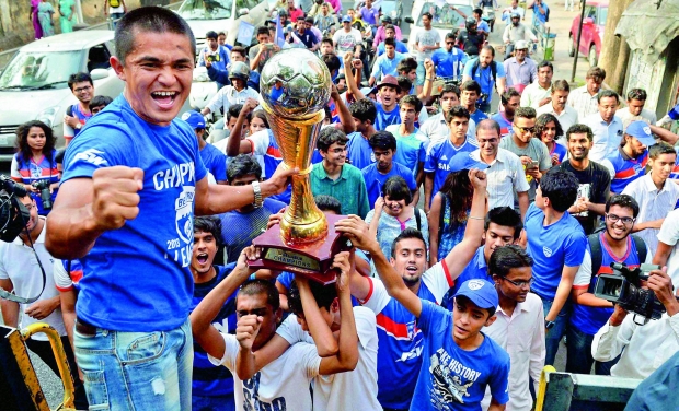 Sunil with BFC supporters (Photo: PTI) Sunil with BFC supporters (Photo: PTI)